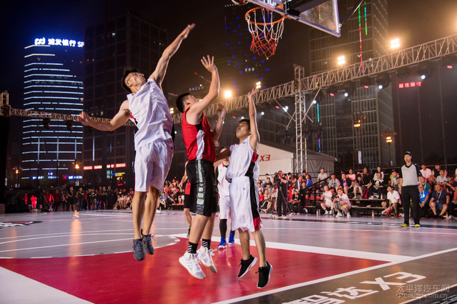 Tolerance  bottom of weldment to axis 0.05mm